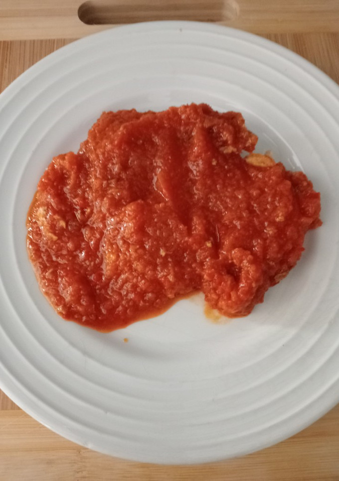 Una foto de 🐟🗡️Emperador con salsa de tomate🍅