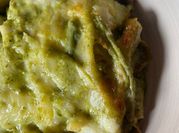 Una foto di lasagna di patate