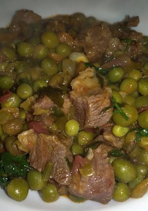 A picture of Spicy hot Peas mixed with beef#seasonal ingredients.