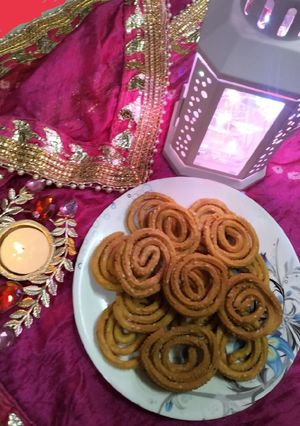 બટર ચકરી (Butter Chakri Recipe In Gujarati) રેસીપી મુખ્ય ફોટો