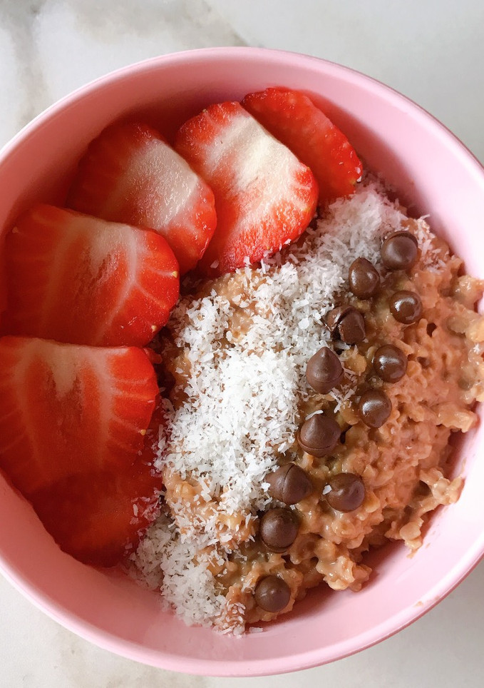 Una foto de Desayuno saludable y completo🍓