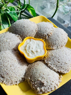 A picture of Porso millet and dal Idli.