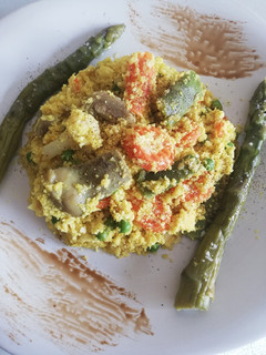 Una foto de Falso arroz de coliflor con verduritas rehogadas