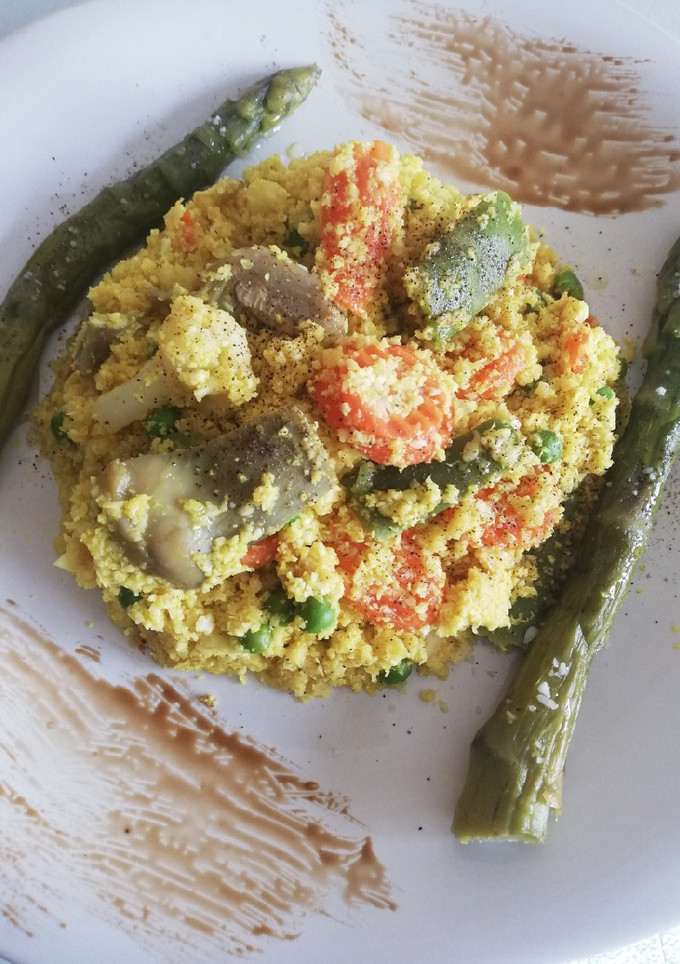 Una foto de Falso arroz de coliflor con verduritas rehogadas
