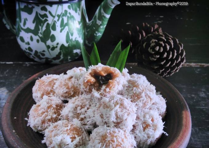 Cara Gampang Menyiapkan Klepon Ubi Kuning Anti Gagal