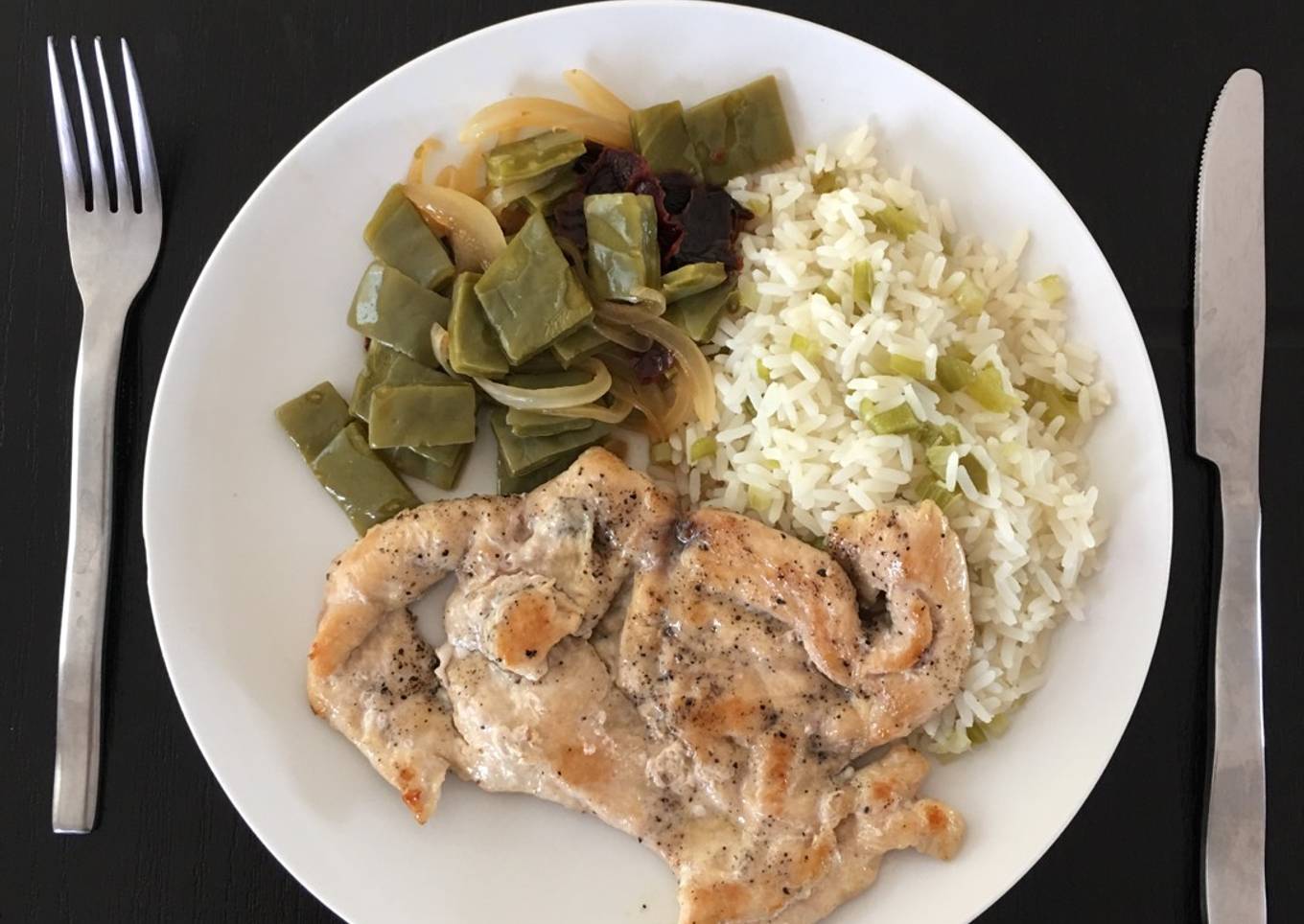 Nopales con chile ancho