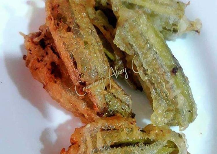 Okras en tempura con toque avainillado y textura de churros