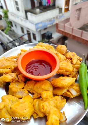 आलू प्याज पकोड़े (Aloo pyaz Pakode recipe in Hindi) रेसिपी मुख्य फोटो