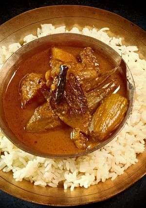 আলু পটলের ডালনা(aloo potoler dalna recipe in Bengali) রেসিপির প্রধান ছবি
