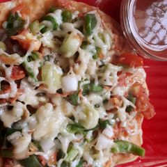 A picture of Naan pizza.