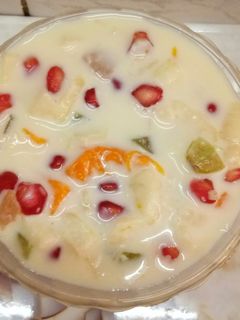 ફ્રૂટ સલાડ (Fruit salad recipe in Gujarati) રેસીપી મુખ્ય ફોટો
