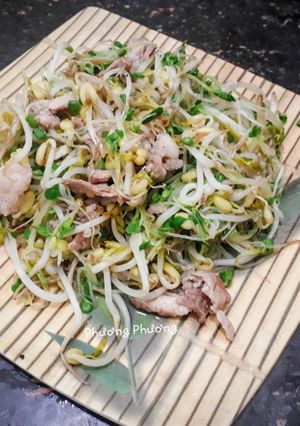 Hình của món Rau mầm xào thịt giá.