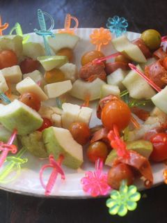Una foto de Banderillas de pera con dos sabores