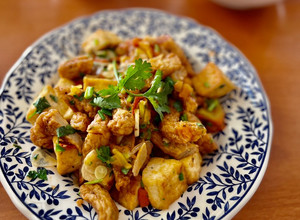 Hình của món Đậu Phụ Và Chả Chay Sốt Cà Chua.
