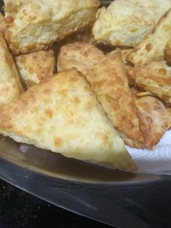 Una foto de Scones de queso