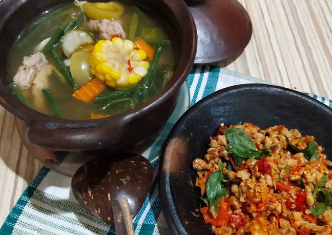 Sayur Asem vs Tempe Penyet