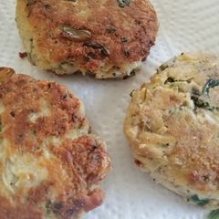 A picture of Low carb salmon fish cakes.
