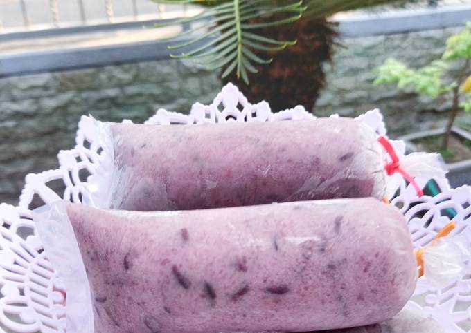 Anti Ribet, Bikin Es Lilin Ketan Hitam Irit Untuk Jualan