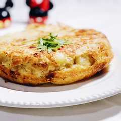 Una foto de Tortilla de papa vegana