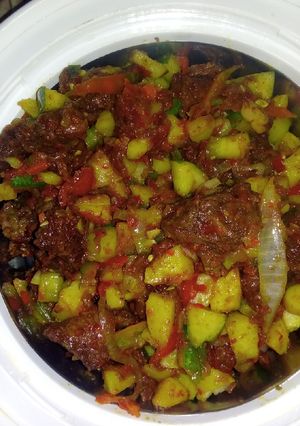 A picture of Pepper meat with potatoes.