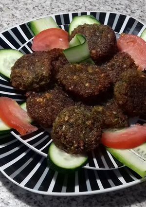 A picture of Falafel / fava bean falafel.