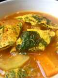 Quick Sour Curry with Green Papaya and Omelet with Pak Wan Leaves (30-Minute Version)