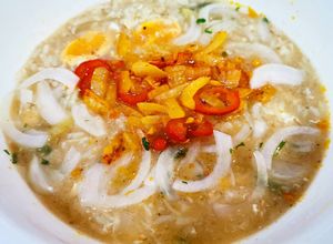 Una foto de Aguadito de Huevos Con Sofrito & Zarza