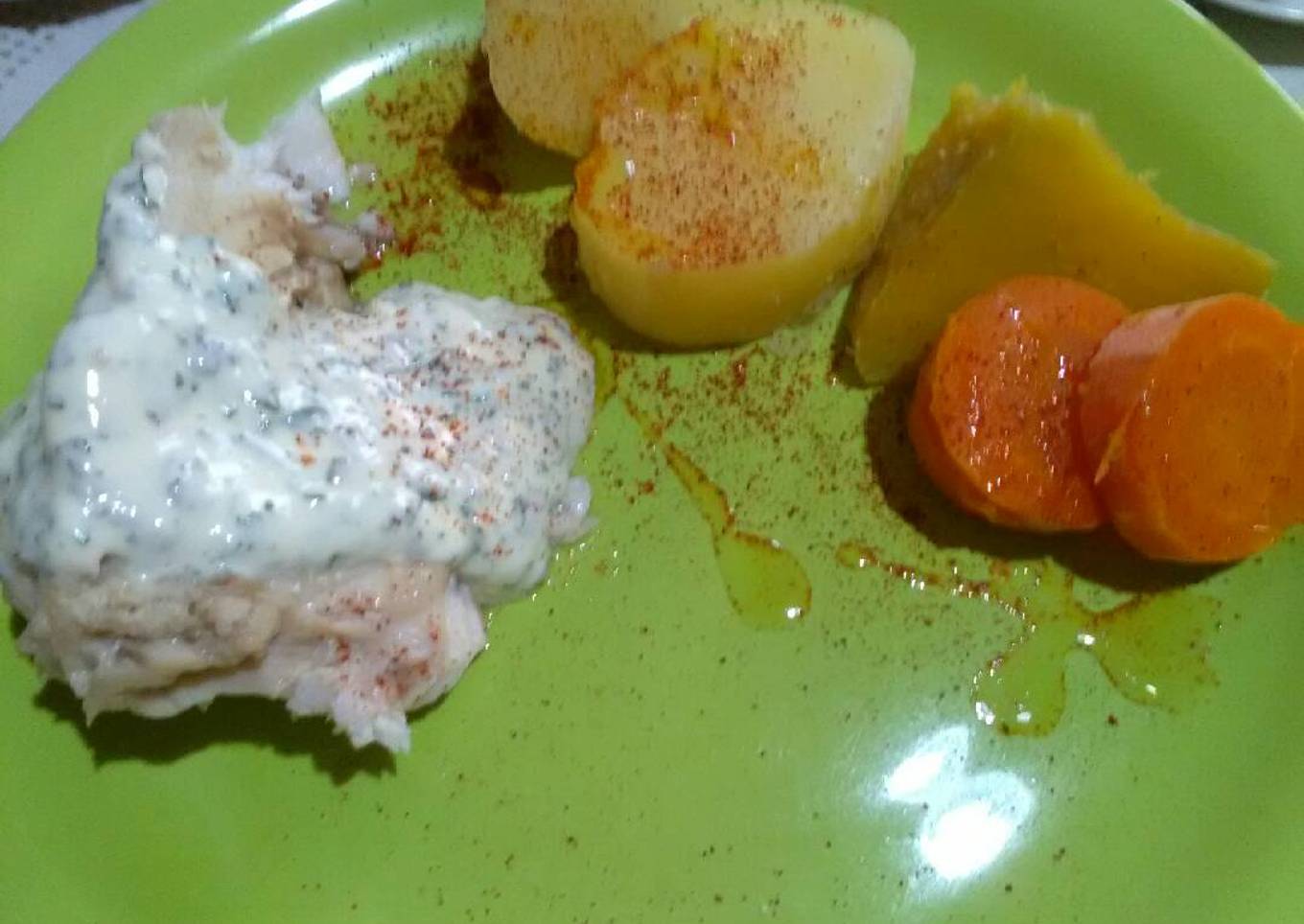 Pez pollo con toque de mayonesa y verduras