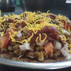 A picture of Sprouted moong bhel.