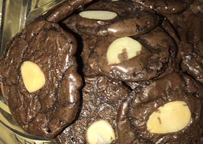 Shiny Crust Brownies Cookies