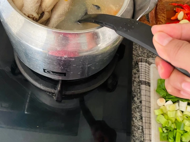Langkah Gampang Menyiapkan Resep Sup Ayam Kampung Favorit Keluarga 😁 yang  Bikin Ketagihan Anti Ribet, Mantap Sekali