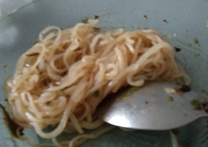Bagaimana Membuat Mie shirataki goreng sambal matah yang Bisa Manjain Lidah