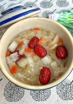 Hình của món Chè Lê Nấm Tuyết.