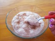 Una foto de arros con leche y canela