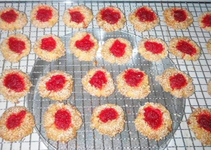 Strawberry Jam Thumbprint Cookies Dg Wijen ~No BP No Mixer