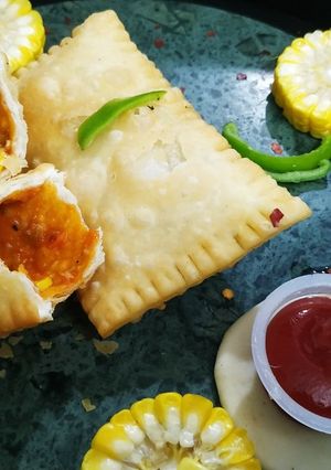 A picture of Pizza cheese pocket.