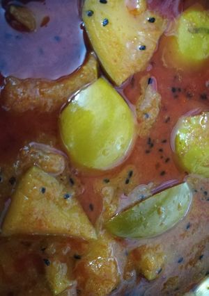 A picture of Raw Mango vegetable (kacchi keri ka saag).
