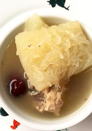 A picture of Shark Fin Melon Pork Soup.