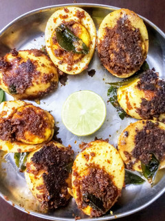 முட்டை மசாலா ரோஸ்ட் (egg masala roast) (Muttai masala roast recipe in tamil) செய்முறை முக்கிய புகைப்படம்