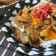 A picture of Katsudon.