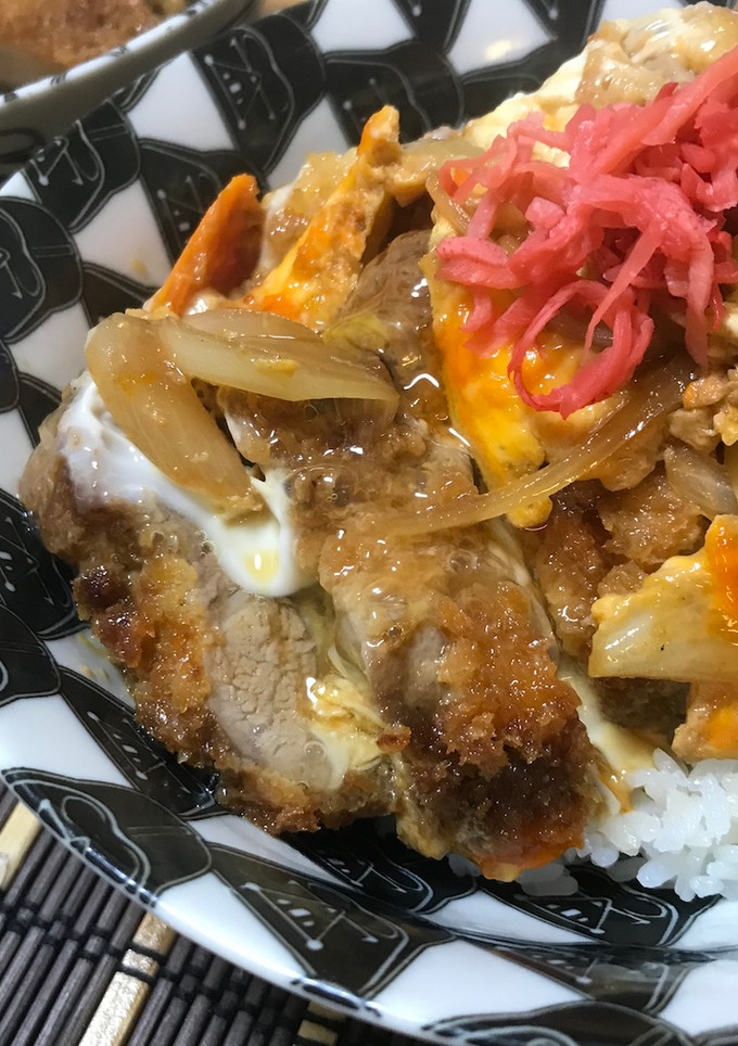 A picture of Katsudon.