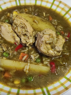 Una foto de Aguadito de pollo