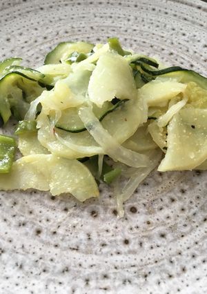 Foto principal de Patatas con calabacín "a lo pobre" en microondas