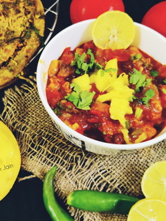 आम टमाटर की खट्टी मीठी चटनी (aam tamatar ki khatti meethi chutney recipe in Hindi) रेसिपी मुख्य फोटो
