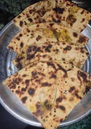 आलू का परांठा (aloo ka paratha recipe in Hindi) रेसिपी मुख्य फोटो