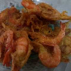 A picture of Peyek Udang👌.