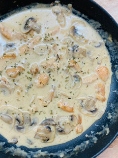 Tejszínes gombás csirkemell recept fotója