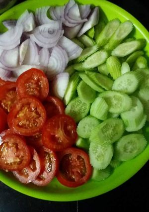 A picture of Green Salad.