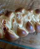 Trenza rellena de queso crema