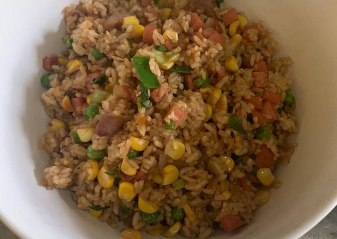 Cara Gampang Membuat Nasi Goreng Luncheon yang Sempurna